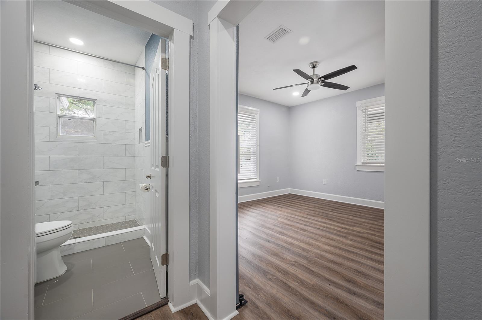 1202 E GIDDENS AVE, TAMPA, FL, 33603