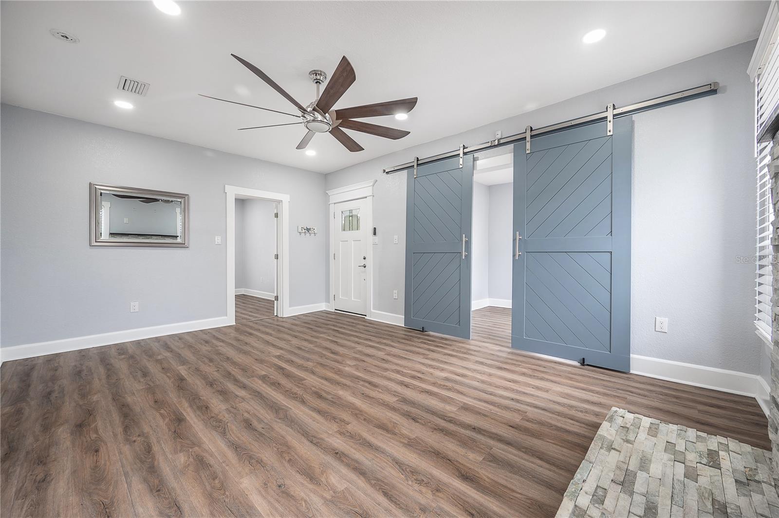 1202 E GIDDENS AVE, TAMPA, FL, 33603