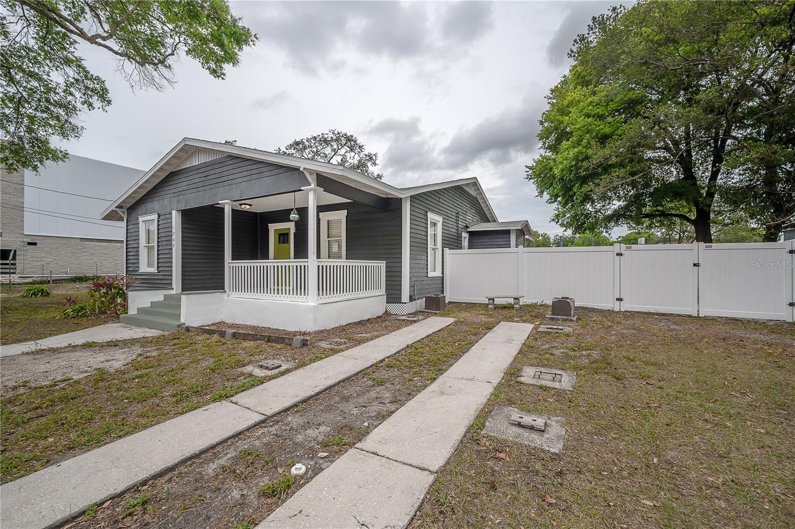 1202 E GIDDENS AVE, TAMPA, FL, 33603