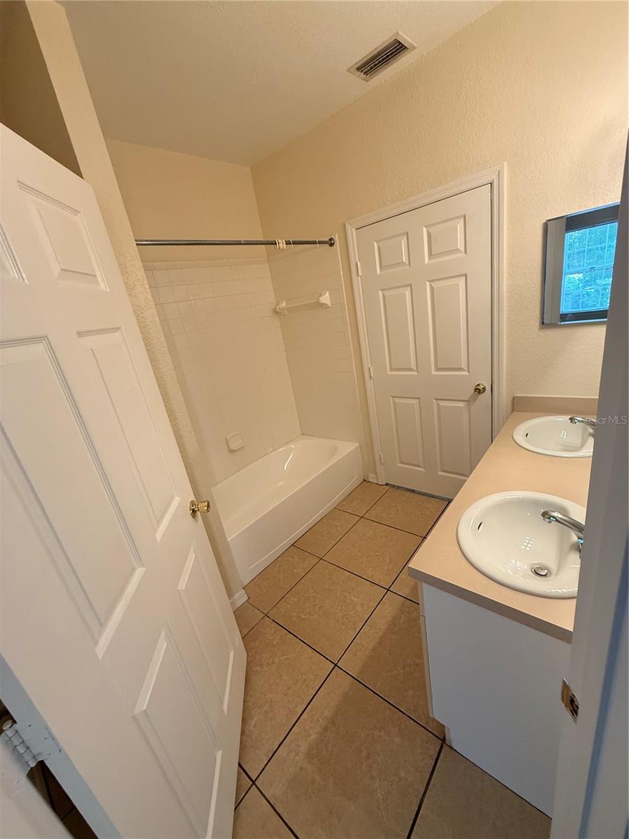 3593 CONROY RD #416, ORLANDO, FL, 32839