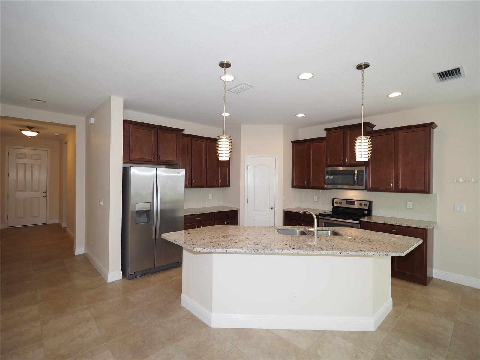 995 MOLLY CIR, SARASOTA, FL, 34232