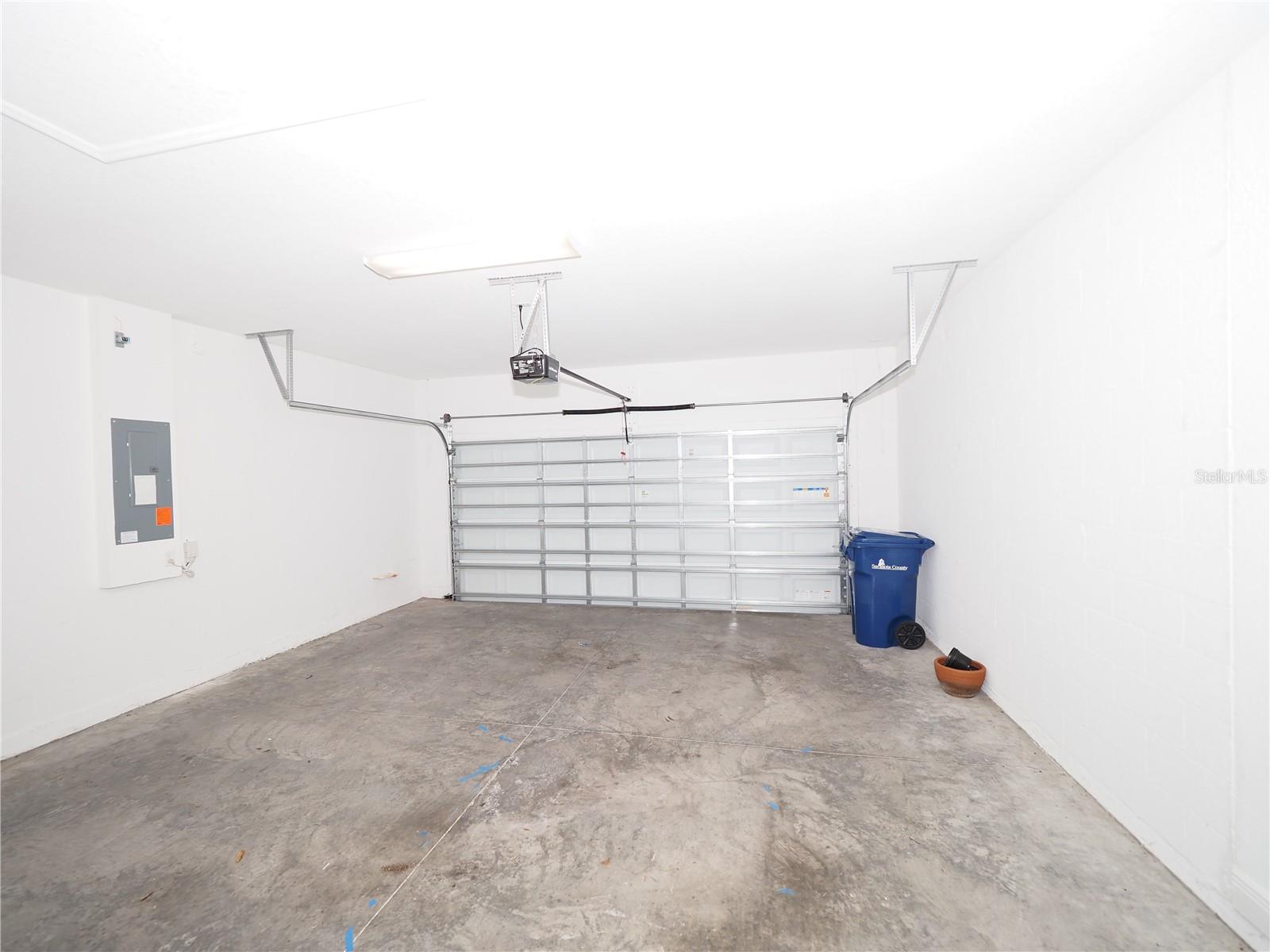 995 MOLLY CIR, SARASOTA, FL, 34232