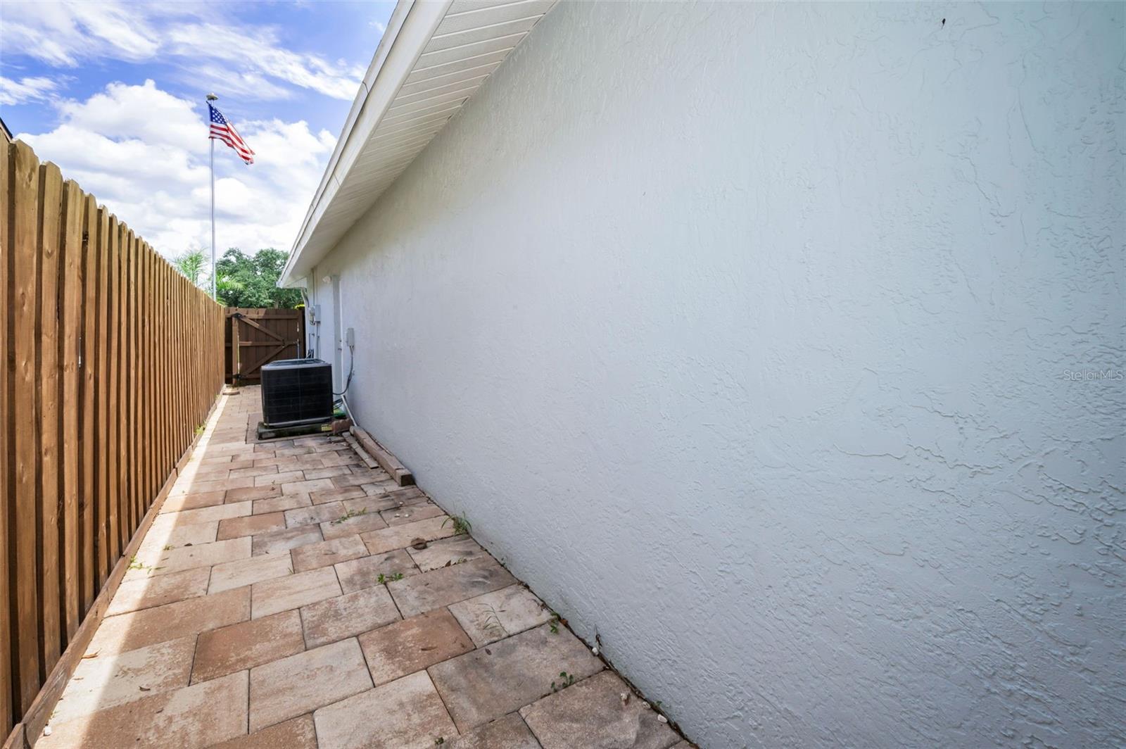 3233 CARRIAGE DR, PALM HARBOR, FL, 34684