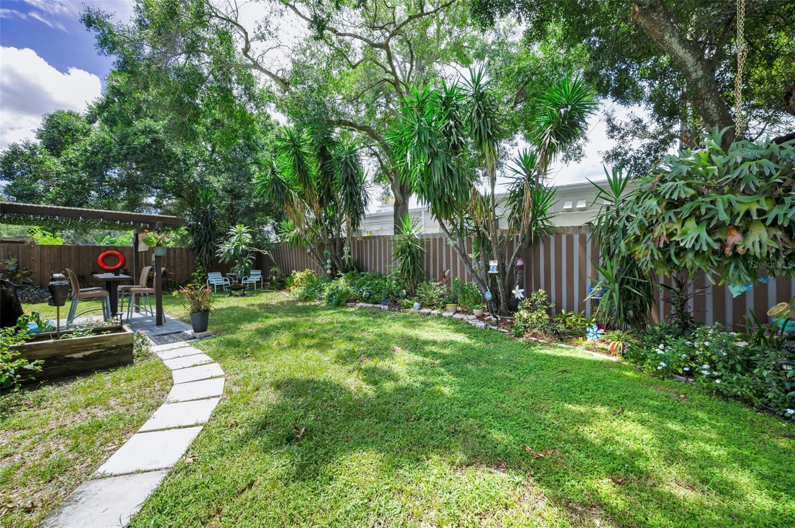 3233 CARRIAGE DR, PALM HARBOR, FL, 34684