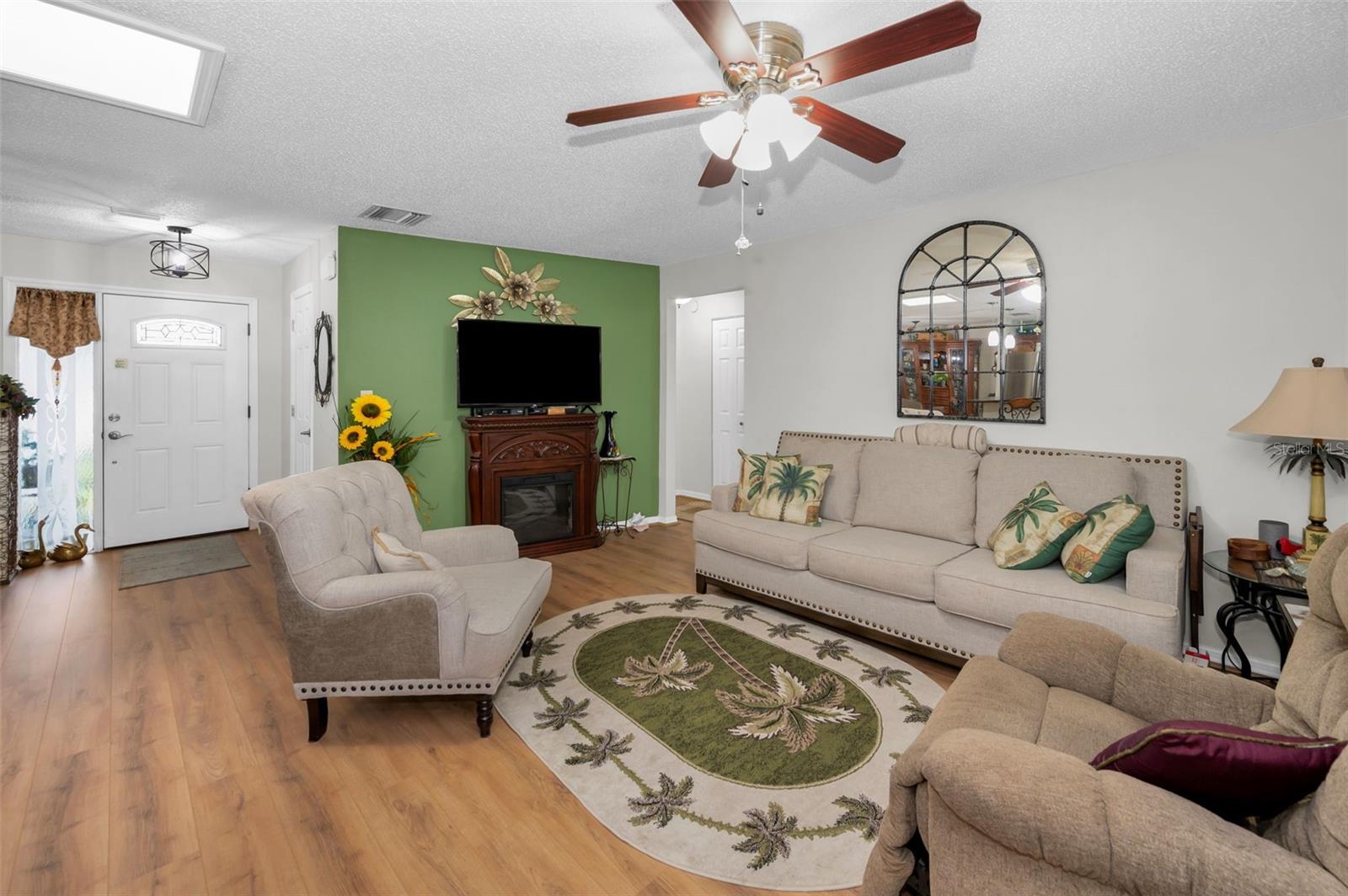 3233 CARRIAGE DR, PALM HARBOR, FL, 34684