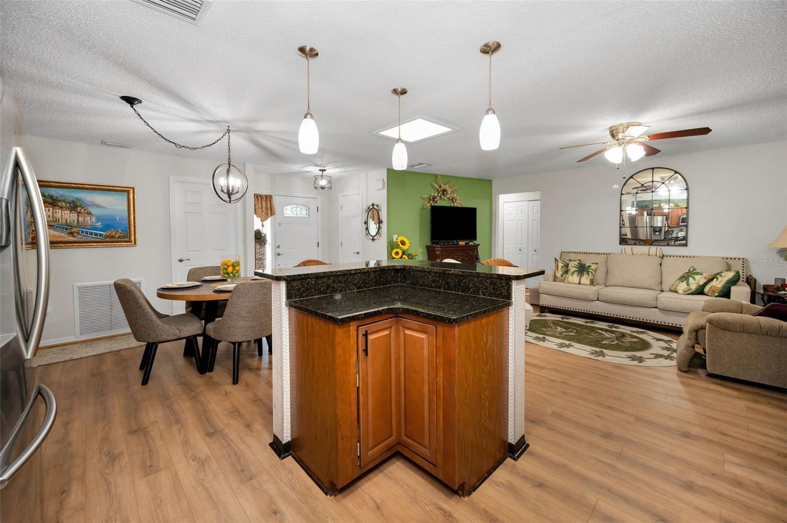 3233 CARRIAGE DR, PALM HARBOR, FL, 34684