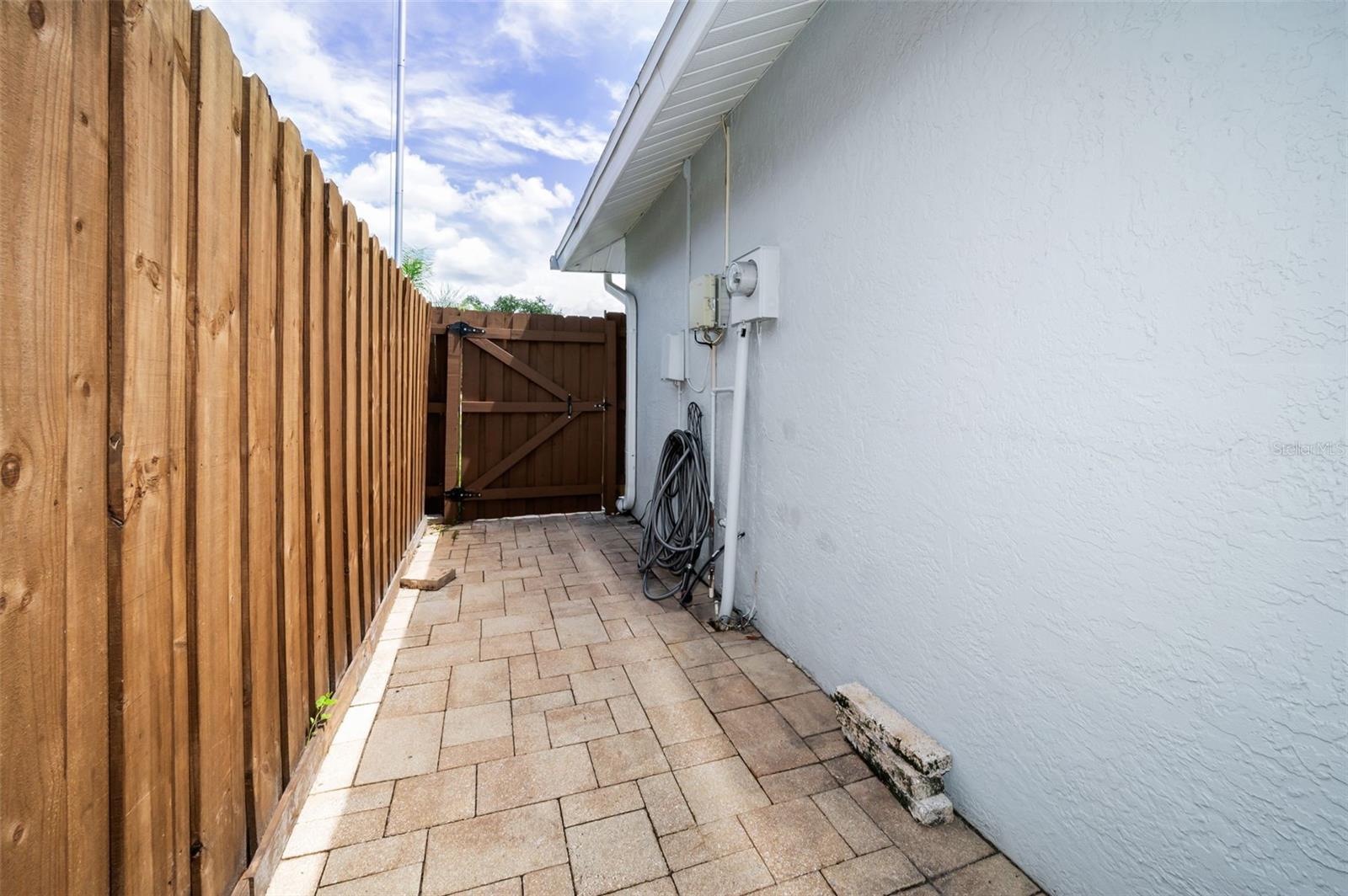 3233 CARRIAGE DR, PALM HARBOR, FL, 34684