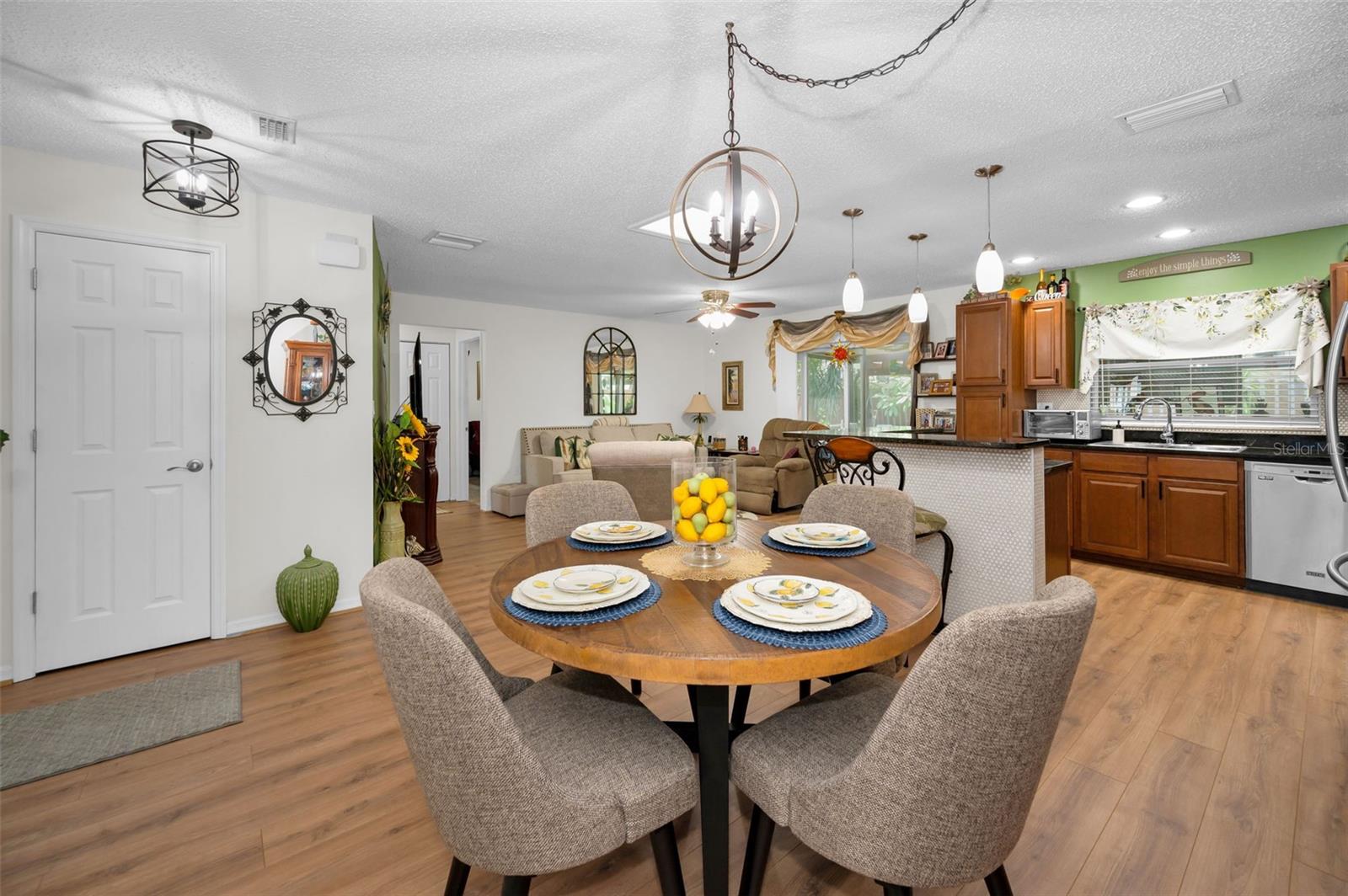 3233 CARRIAGE DR, PALM HARBOR, FL, 34684