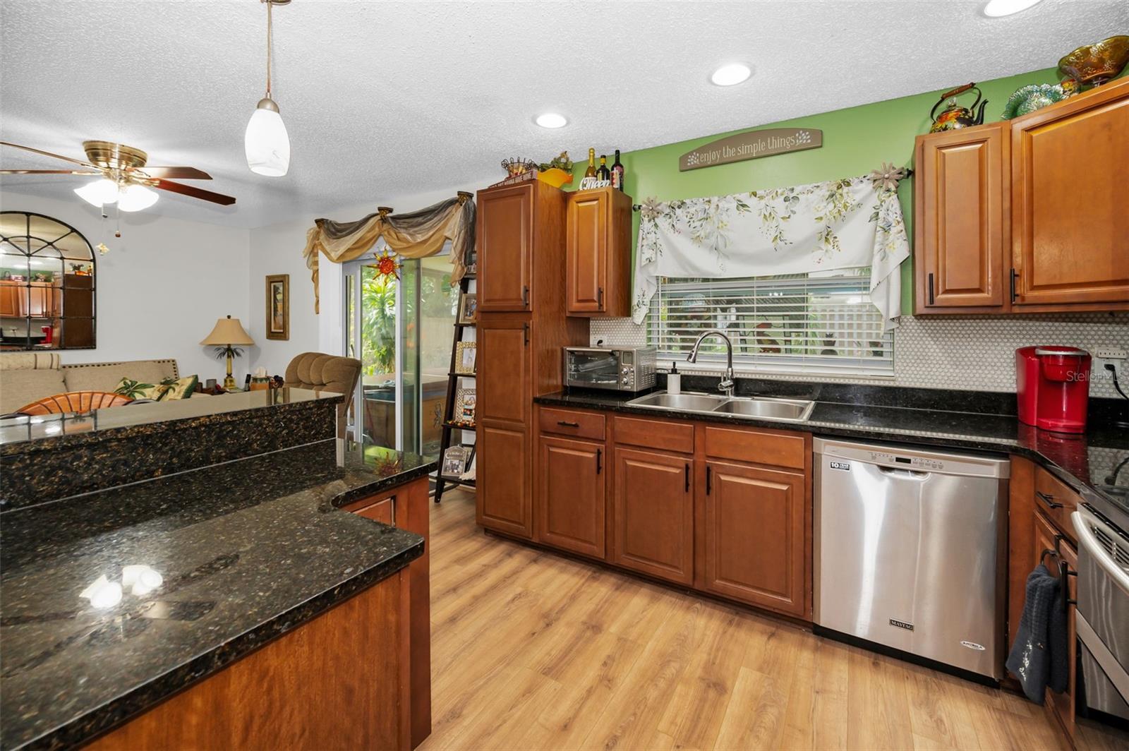 3233 CARRIAGE DR, PALM HARBOR, FL, 34684