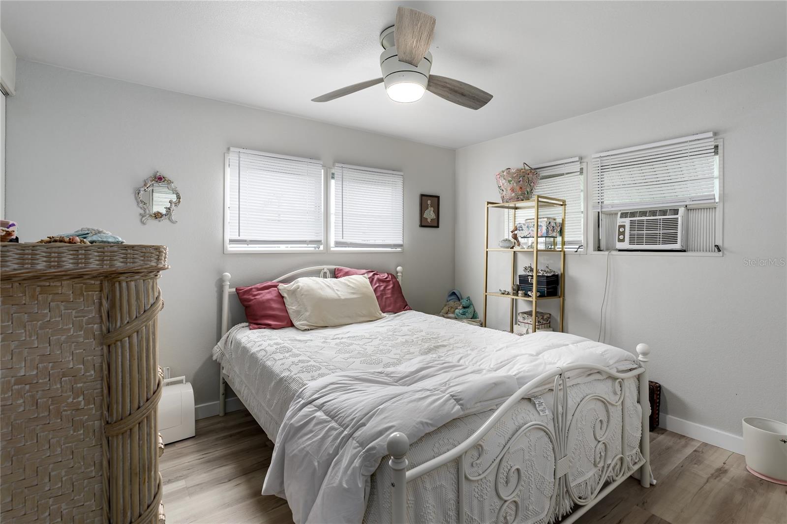 A4664318 Property Photo