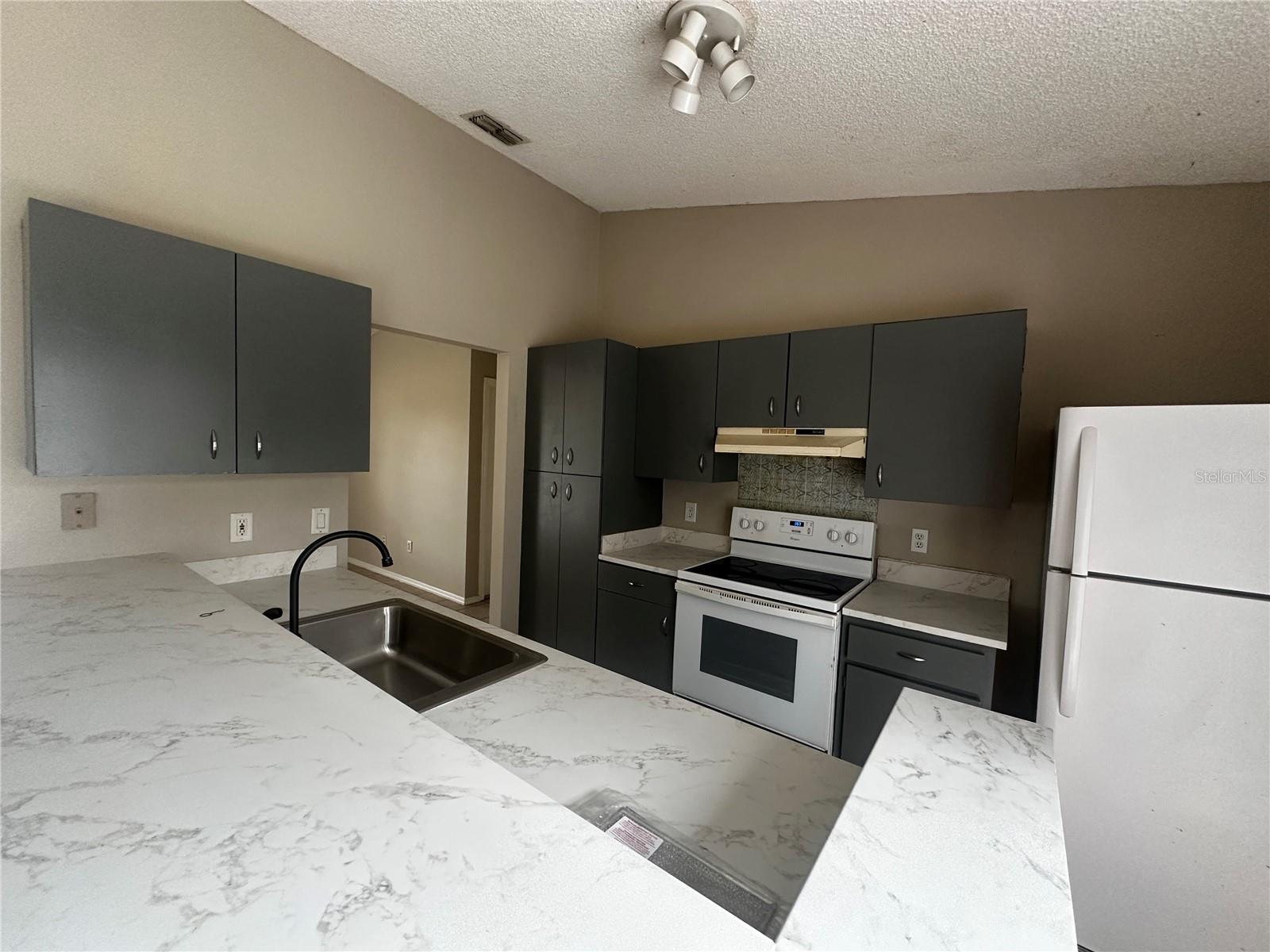 25 CEDAR TER, OCALA, FL, 34472