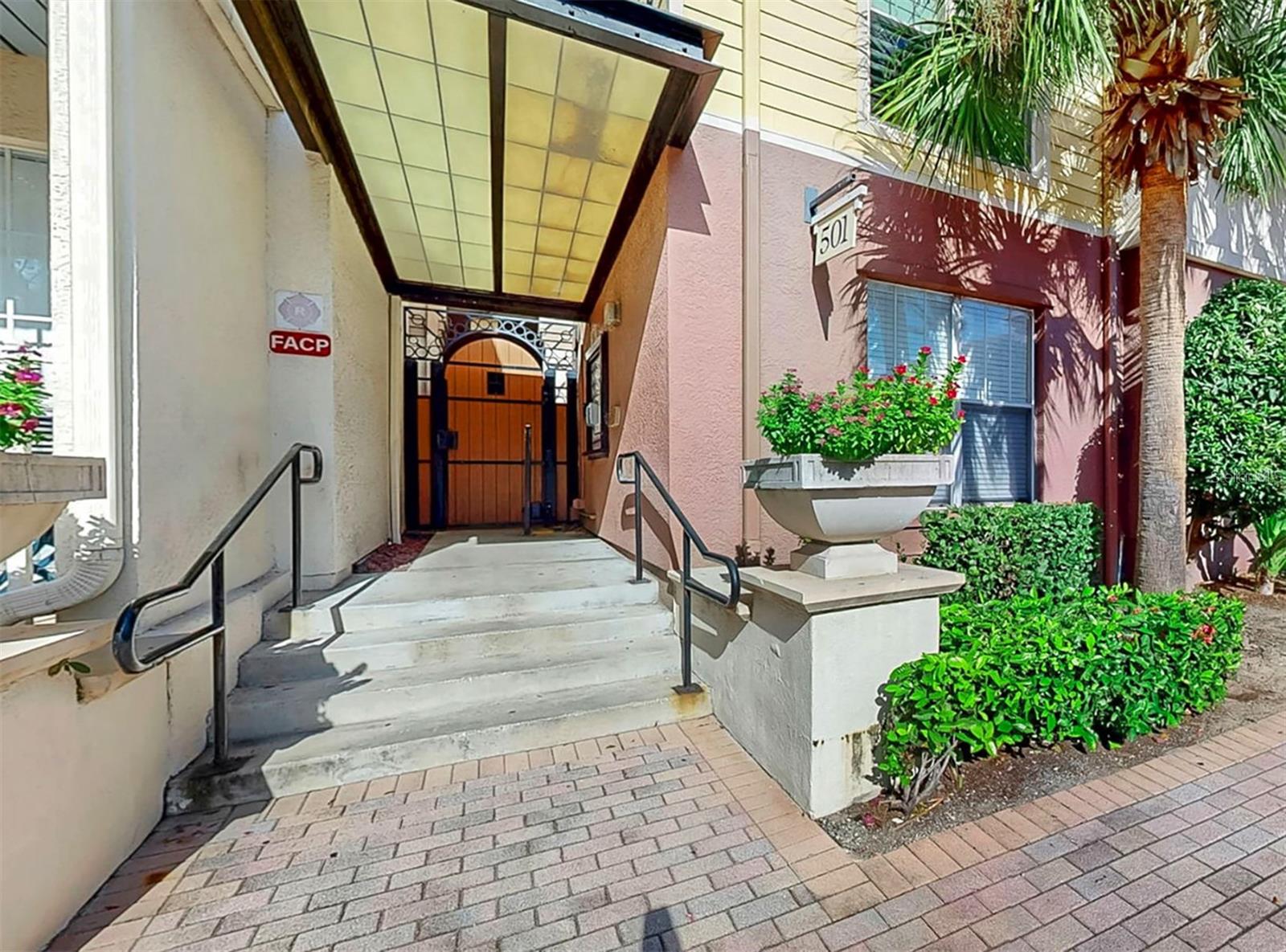 501 S MOODY AVE #1114, TAMPA, FL, 33609