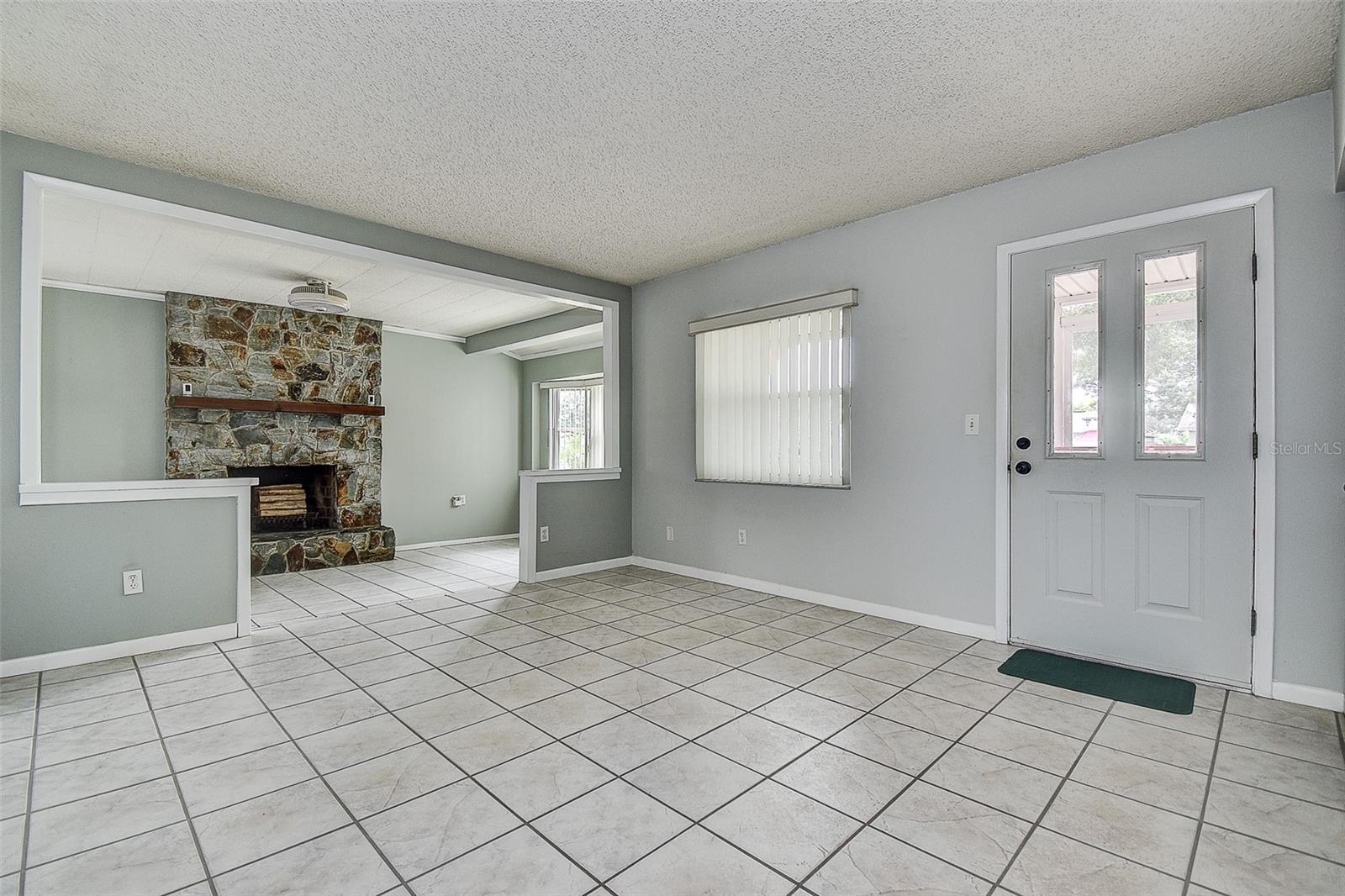 8255 82ND AVE, SEMINOLE, FL, 33777