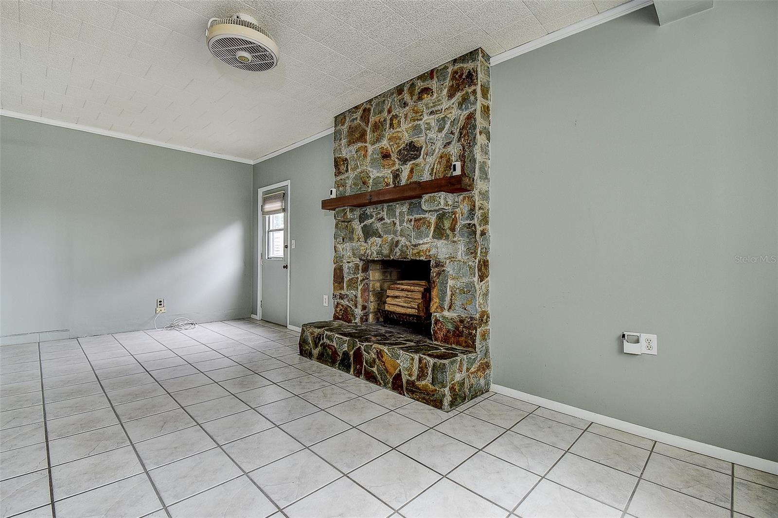 8255 82ND AVE, SEMINOLE, FL, 33777