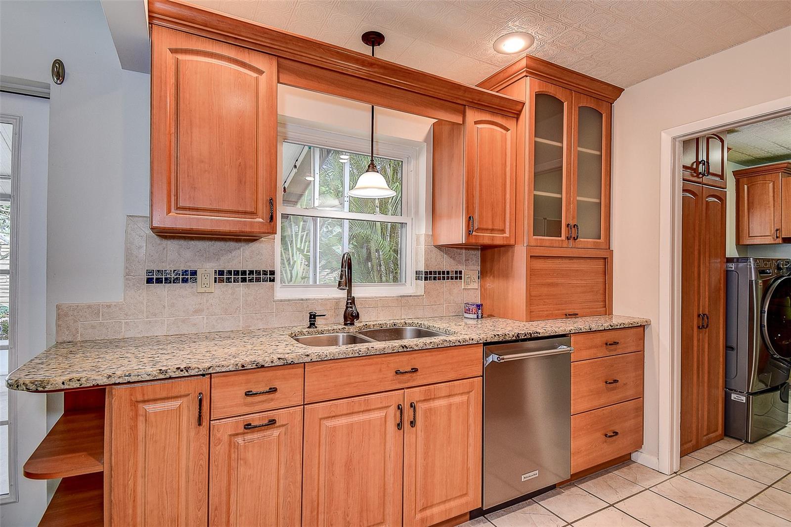 8255 82ND AVE, SEMINOLE, FL, 33777