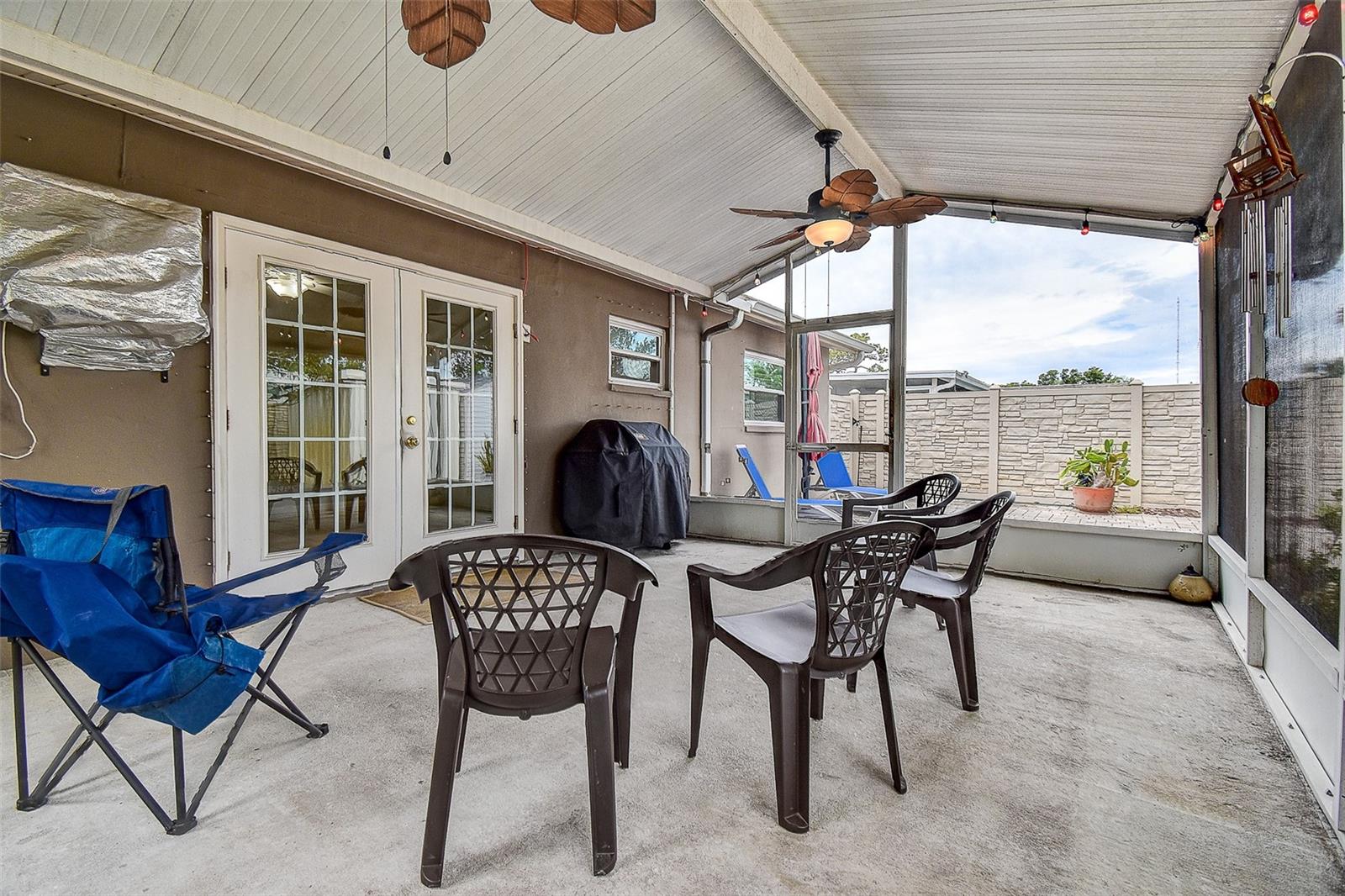 8255 82ND AVE, SEMINOLE, FL, 33777