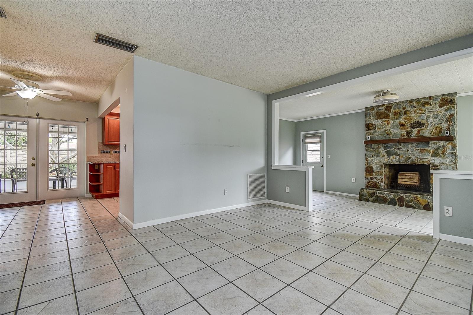 8255 82ND AVE, SEMINOLE, FL, 33777