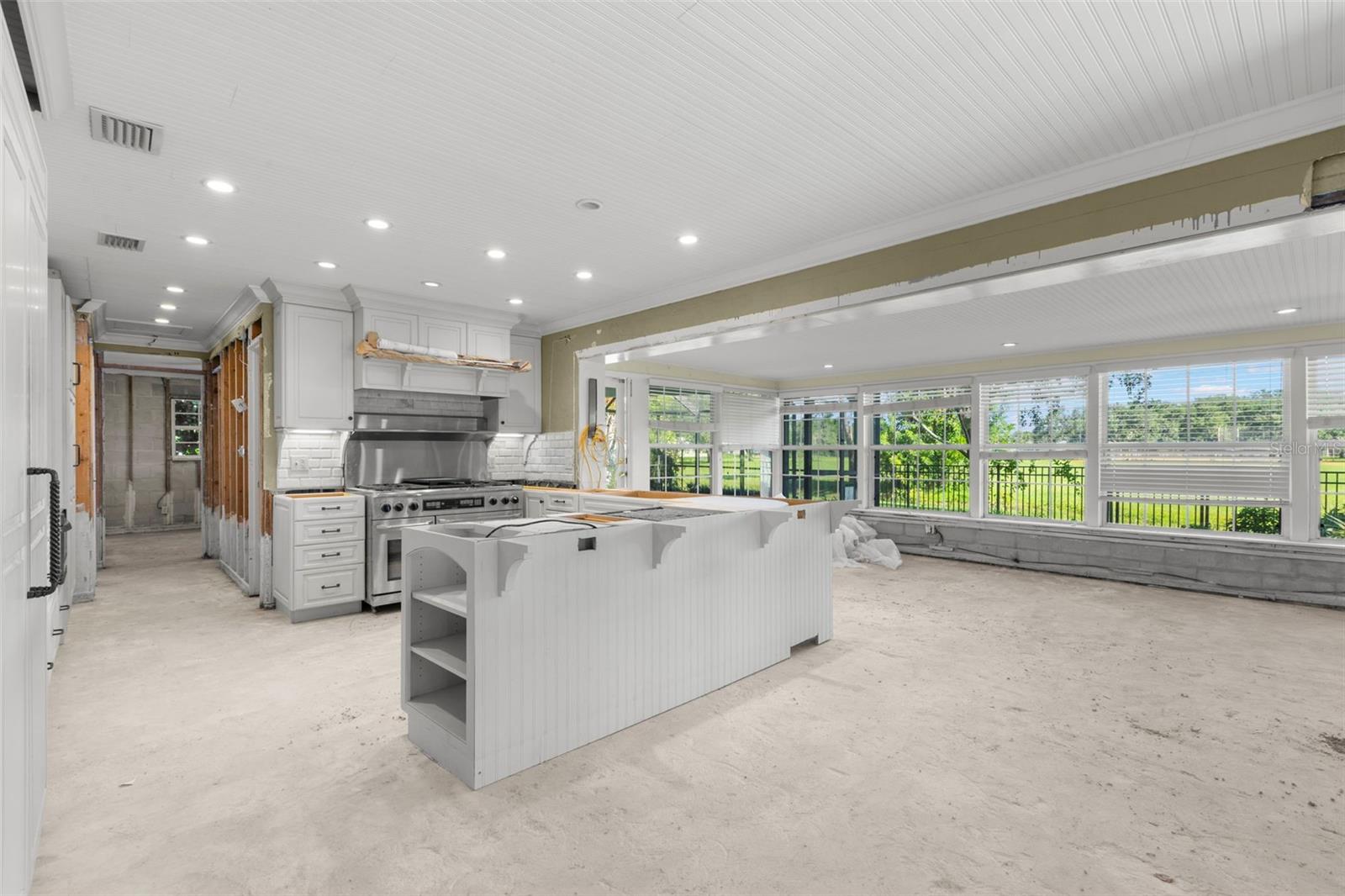 1467 54TH AVE NE, ST PETERSBURG, FL, 33703