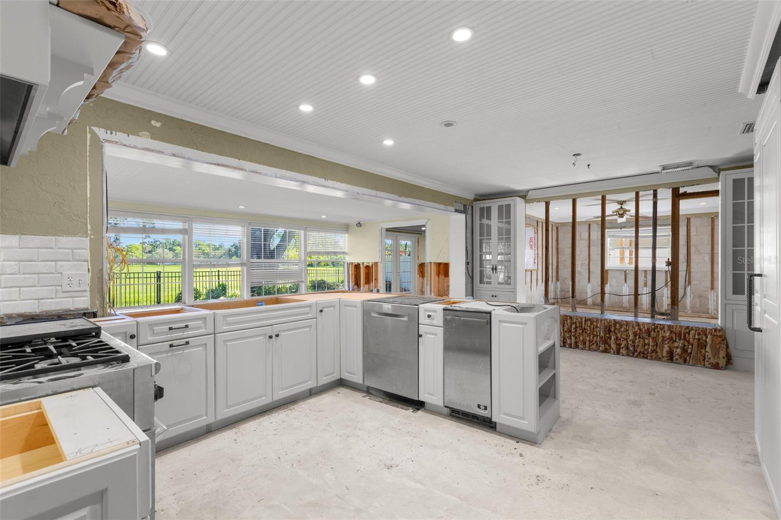 1467 54TH AVE NE, ST PETERSBURG, FL, 33703