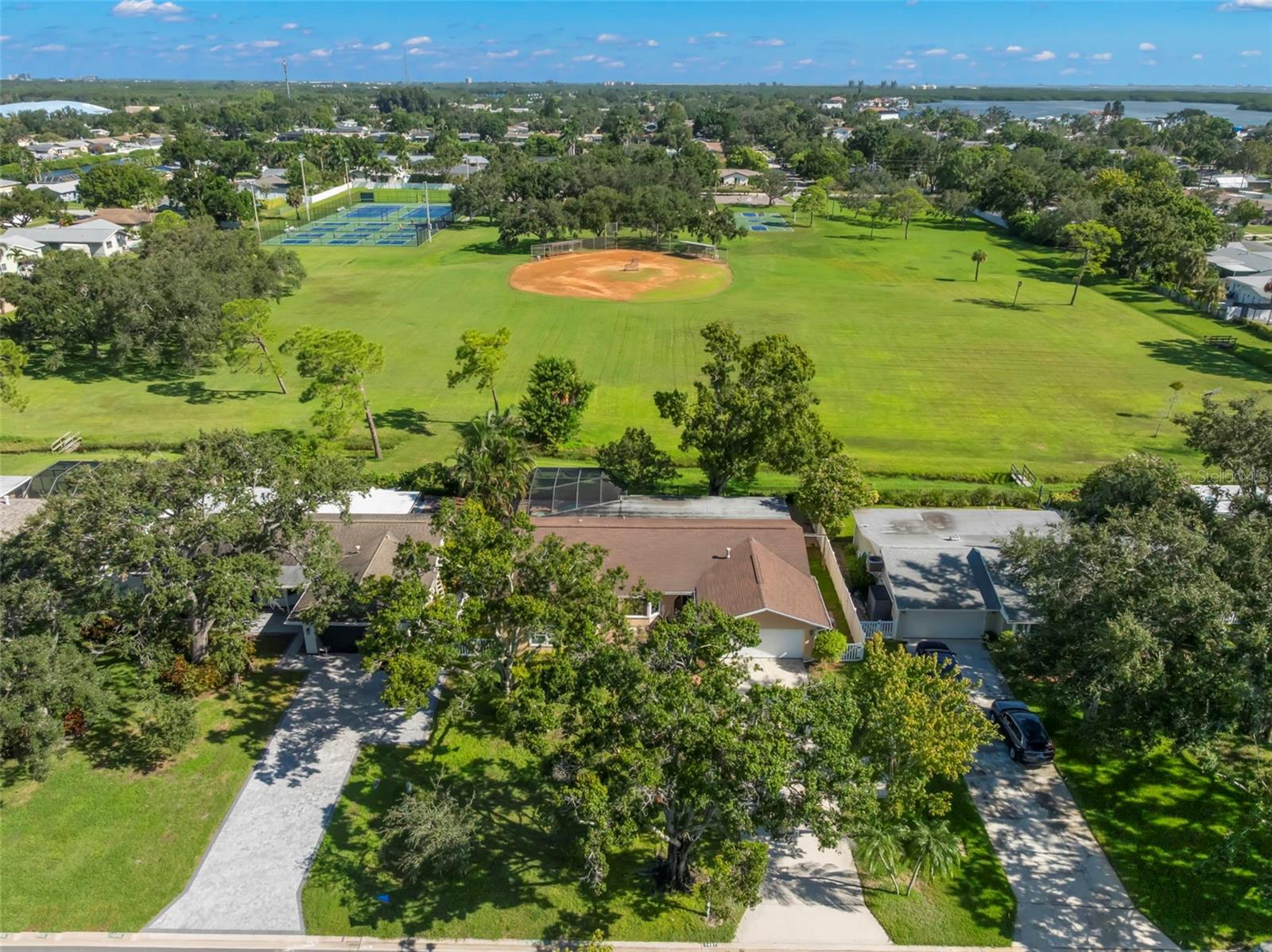 1467 54TH AVE NE, ST PETERSBURG, FL, 33703