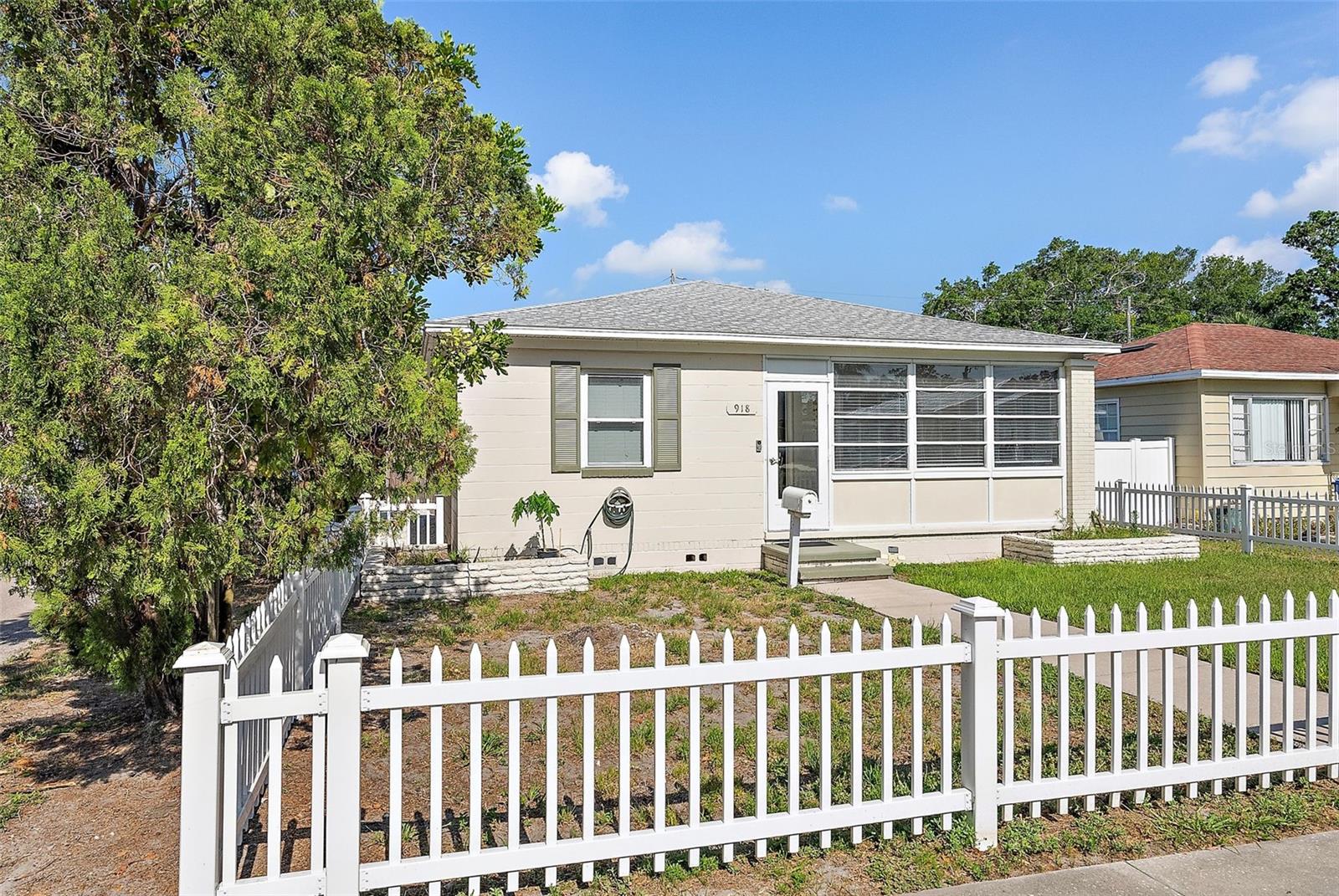 918 27TH ST N, ST PETERSBURG, FL, 33713