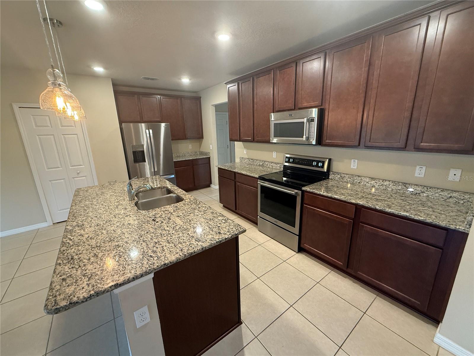 65 PILGRIM DR, PALM COAST, FL, 32164