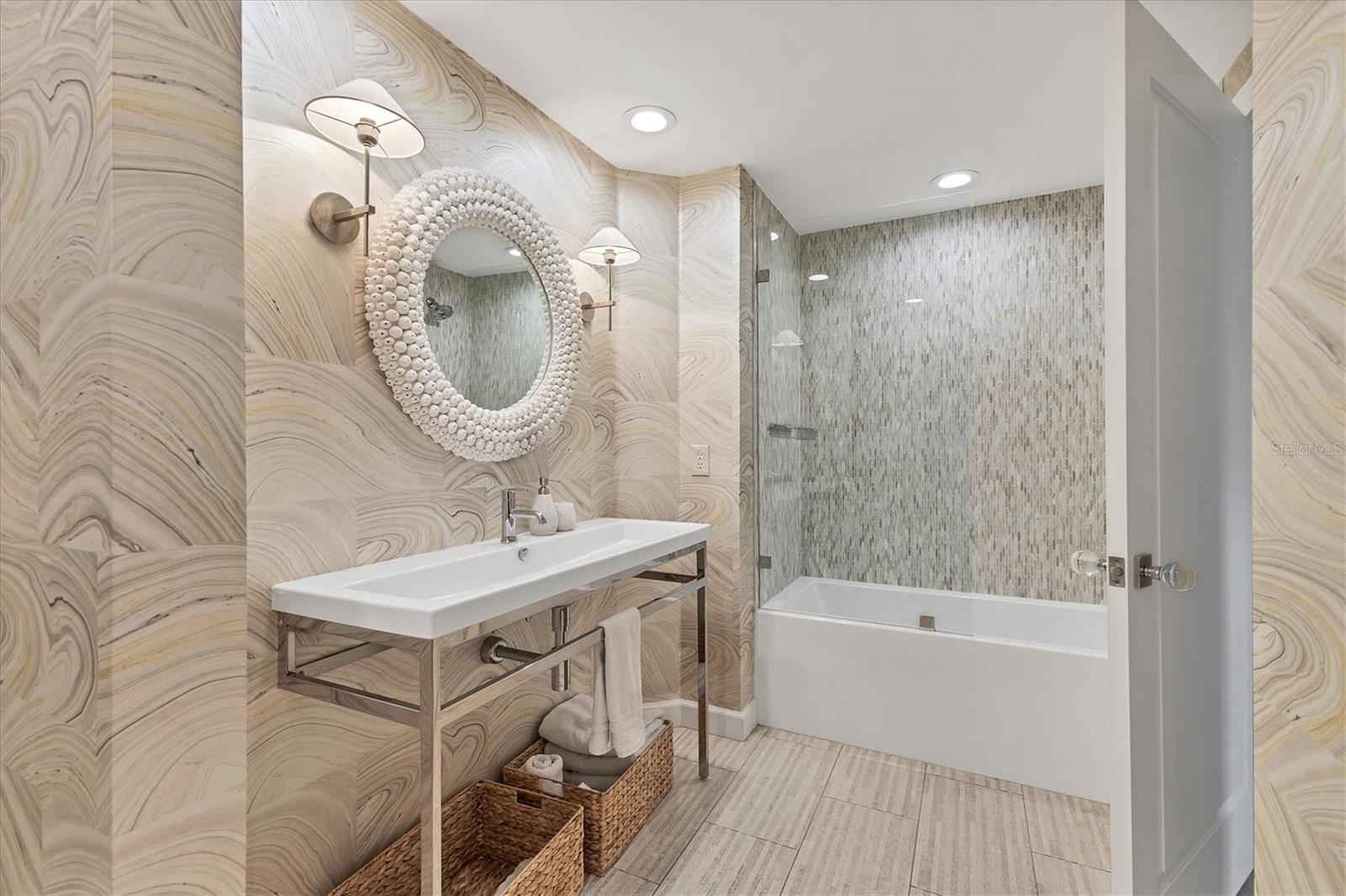 3401 54TH DR W #201, BRADENTON, FL, 34210