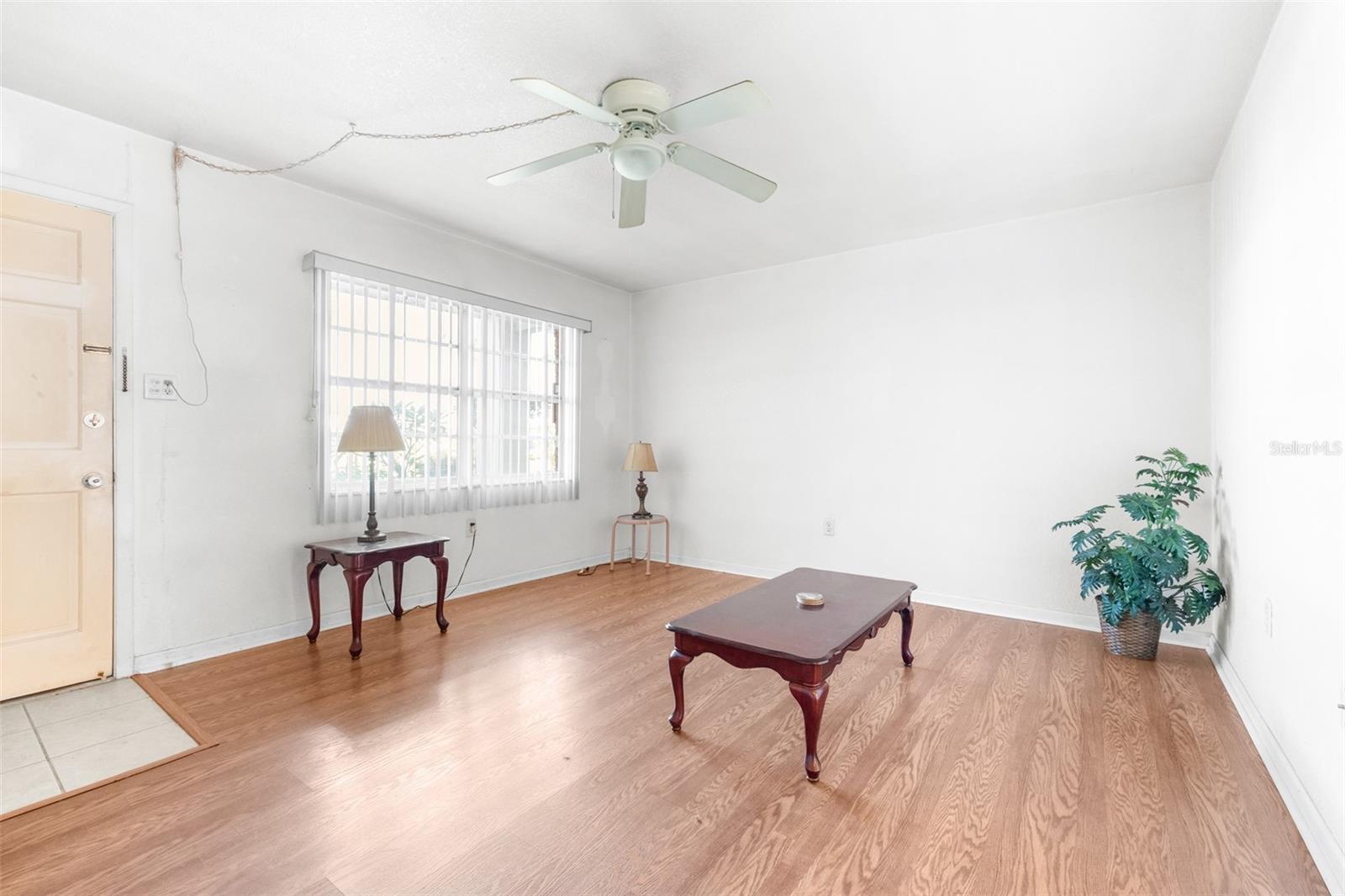 TB8425317 Property Photo