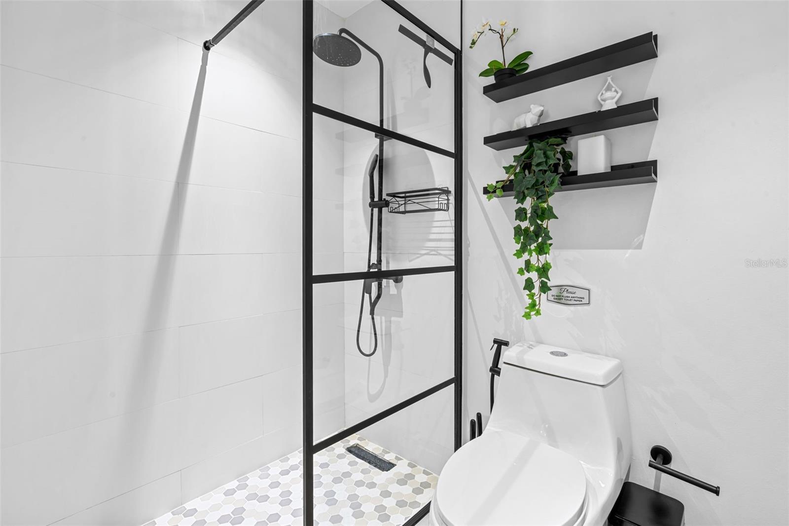 PR9115934 Property Photo