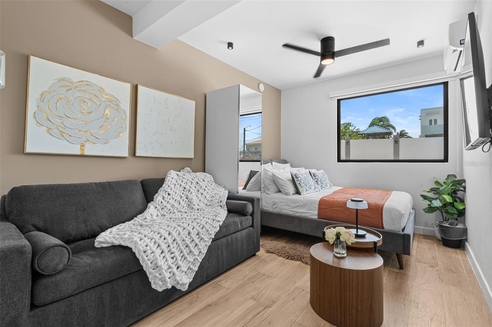 PR9115934 Property Photo