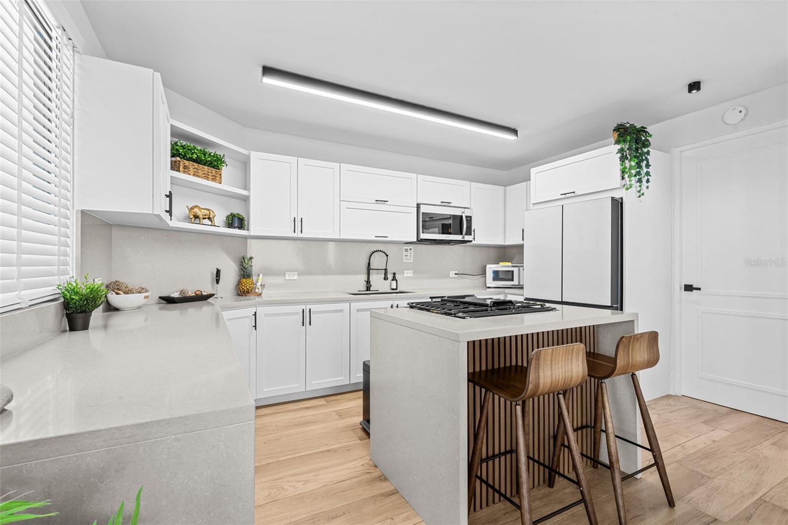 PR9115934 Property Photo