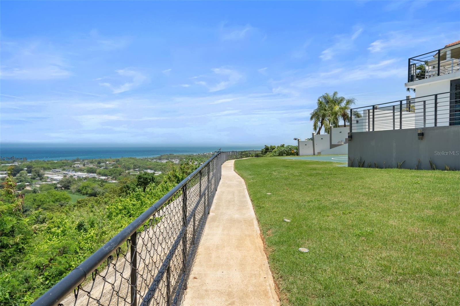 PR9115934 Property Photo