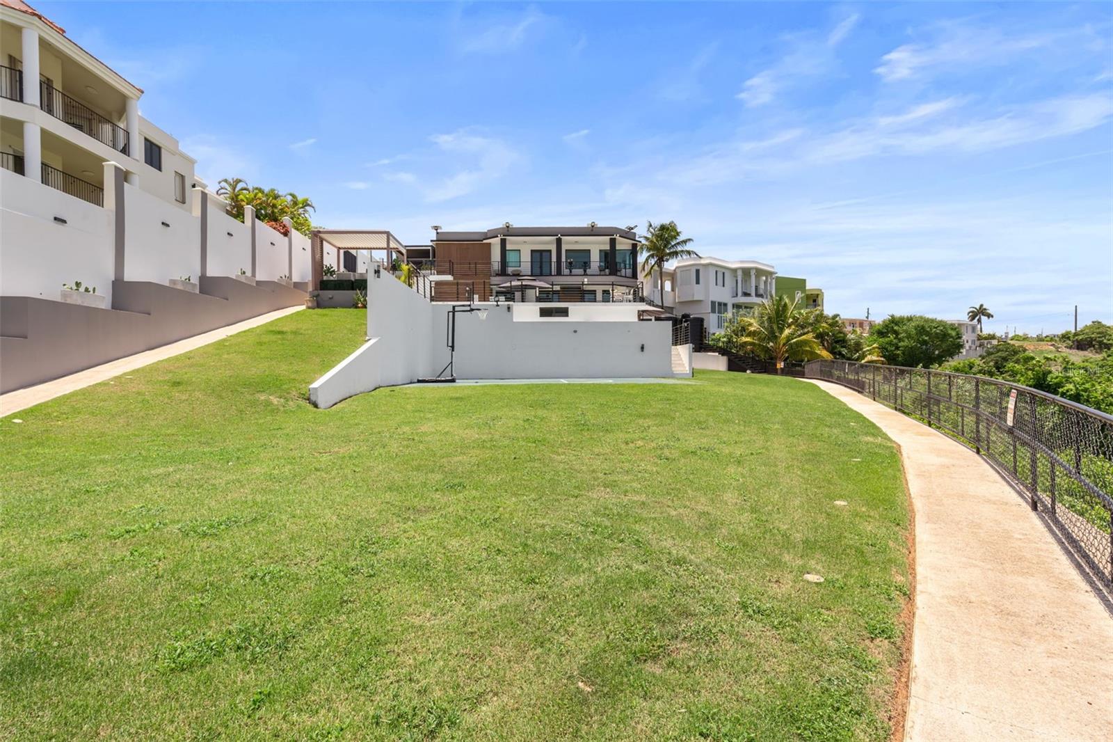 PR9115934 Property Photo