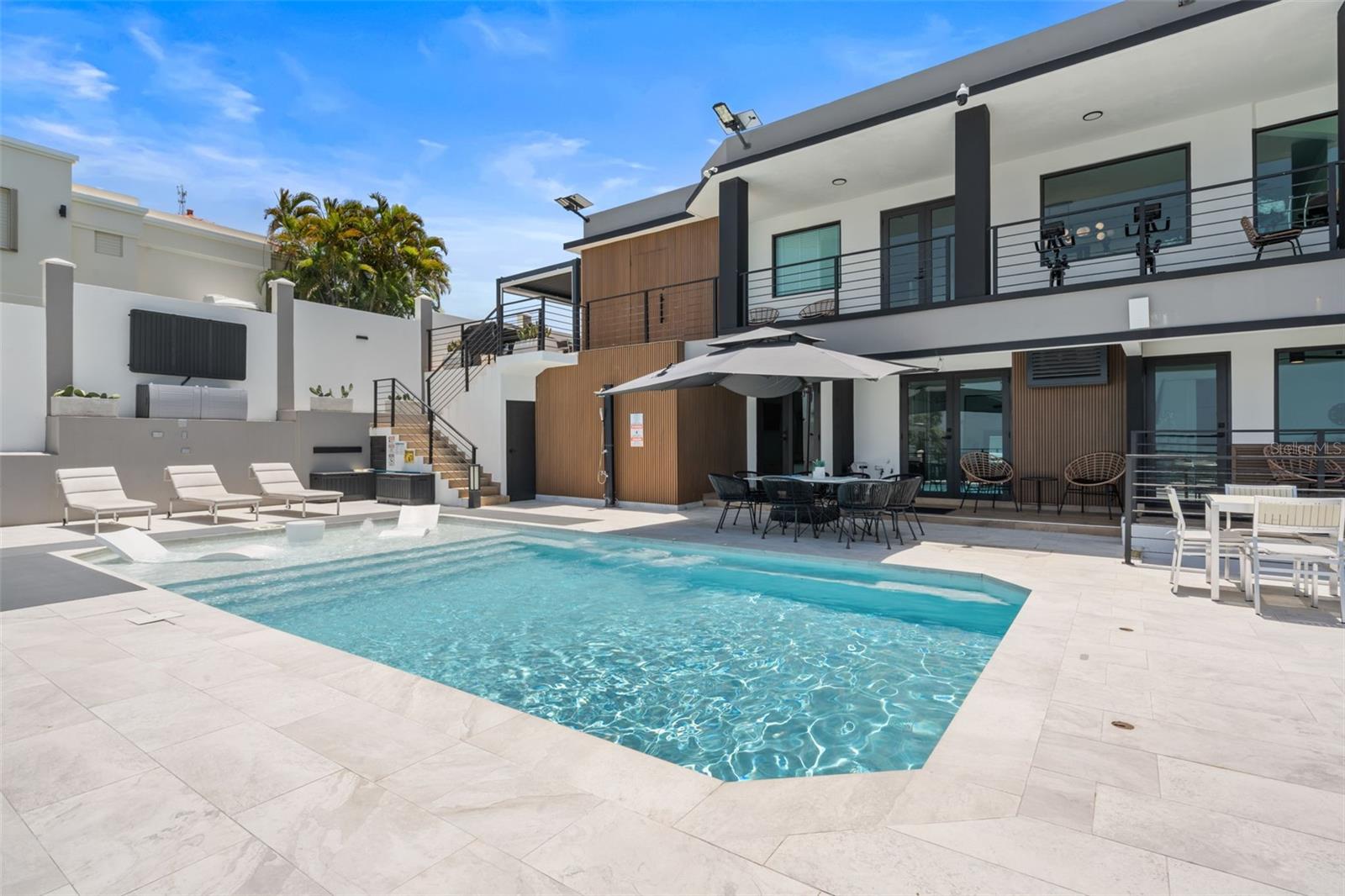 PR9115934 Property Photo