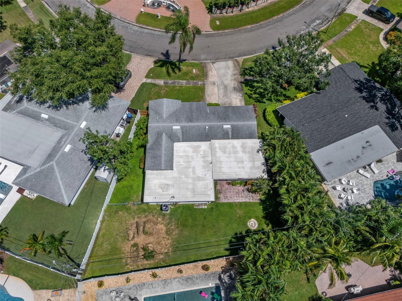 1563 EDEN ISLE BLVD NE, ST PETERSBURG, FL, 33704