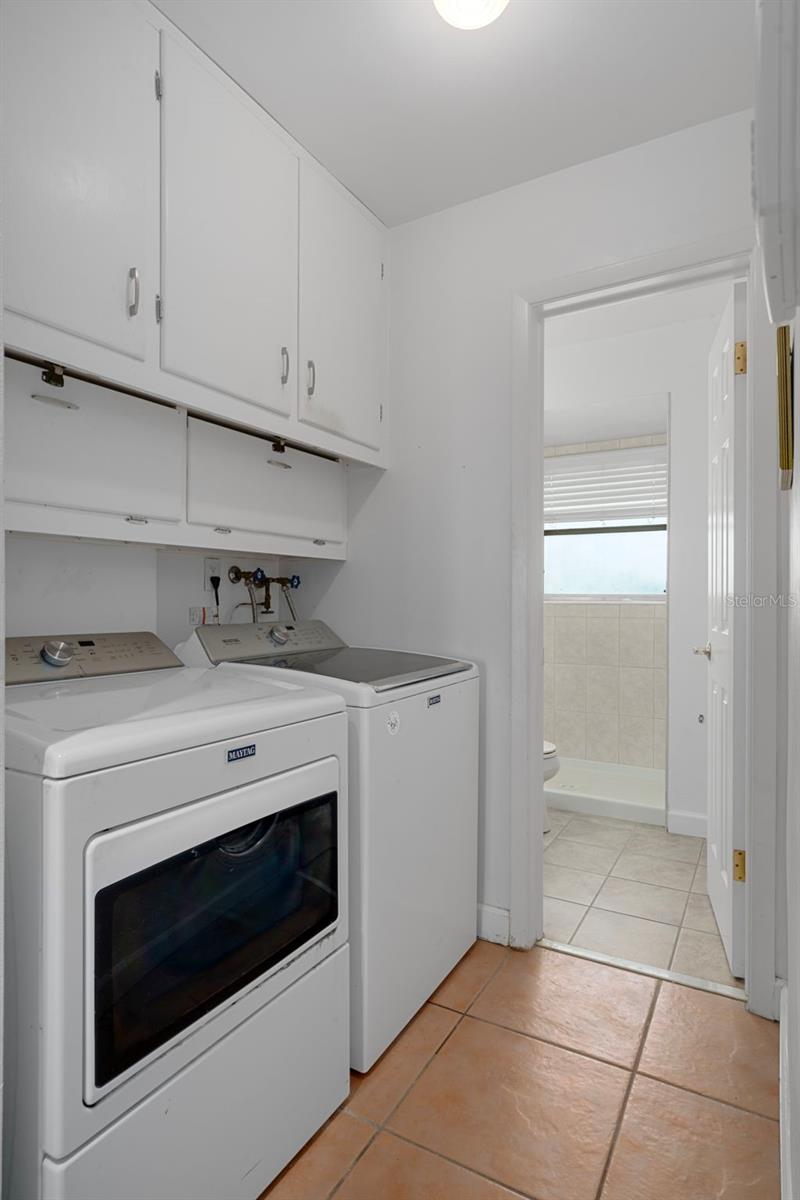 1563 EDEN ISLE BLVD NE, ST PETERSBURG, FL, 33704