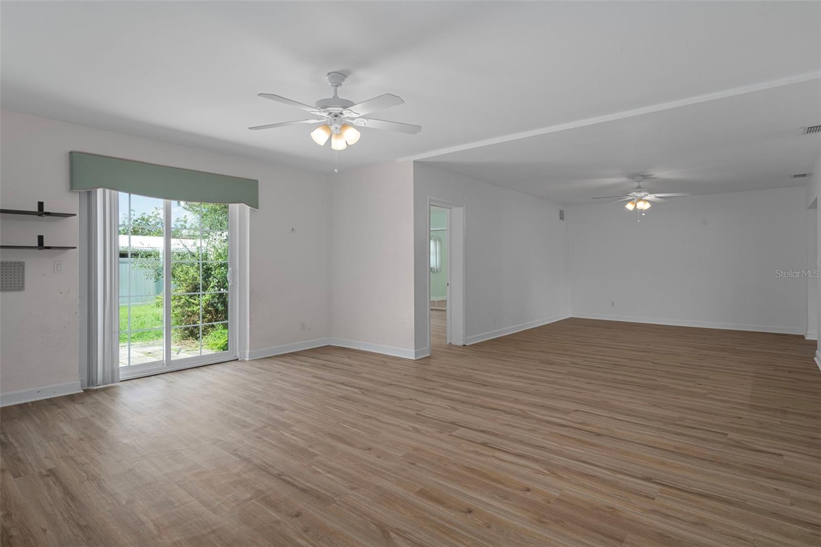 1563 EDEN ISLE BLVD NE, ST PETERSBURG, FL, 33704