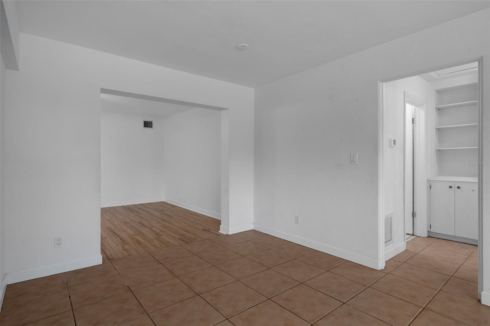 1563 EDEN ISLE BLVD NE, ST PETERSBURG, FL, 33704