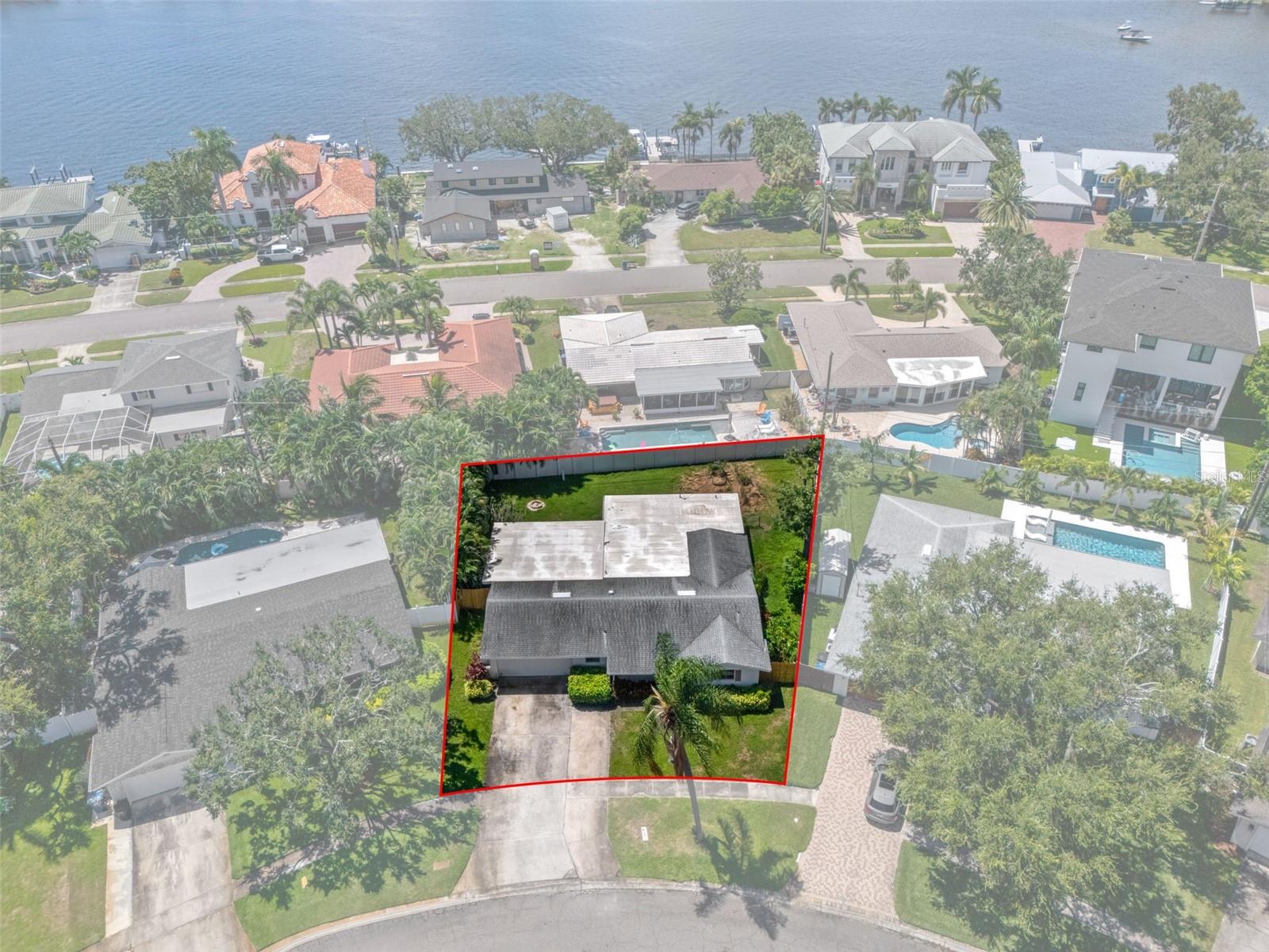 1563 EDEN ISLE BLVD NE, ST PETERSBURG, FL, 33704