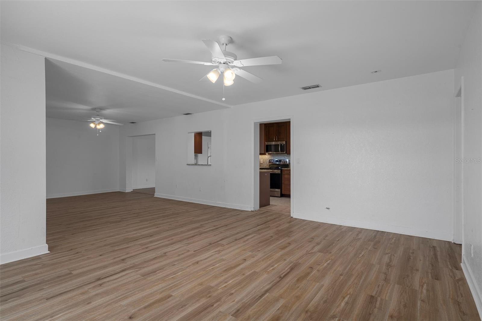 1563 EDEN ISLE BLVD NE, ST PETERSBURG, FL, 33704