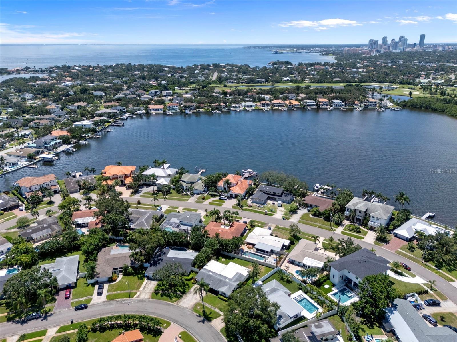 1563 EDEN ISLE BLVD NE, ST PETERSBURG, FL, 33704