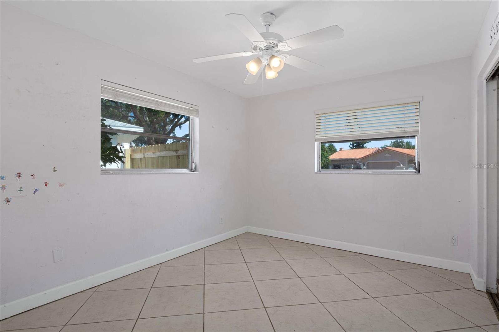 1563 EDEN ISLE BLVD NE, ST PETERSBURG, FL, 33704