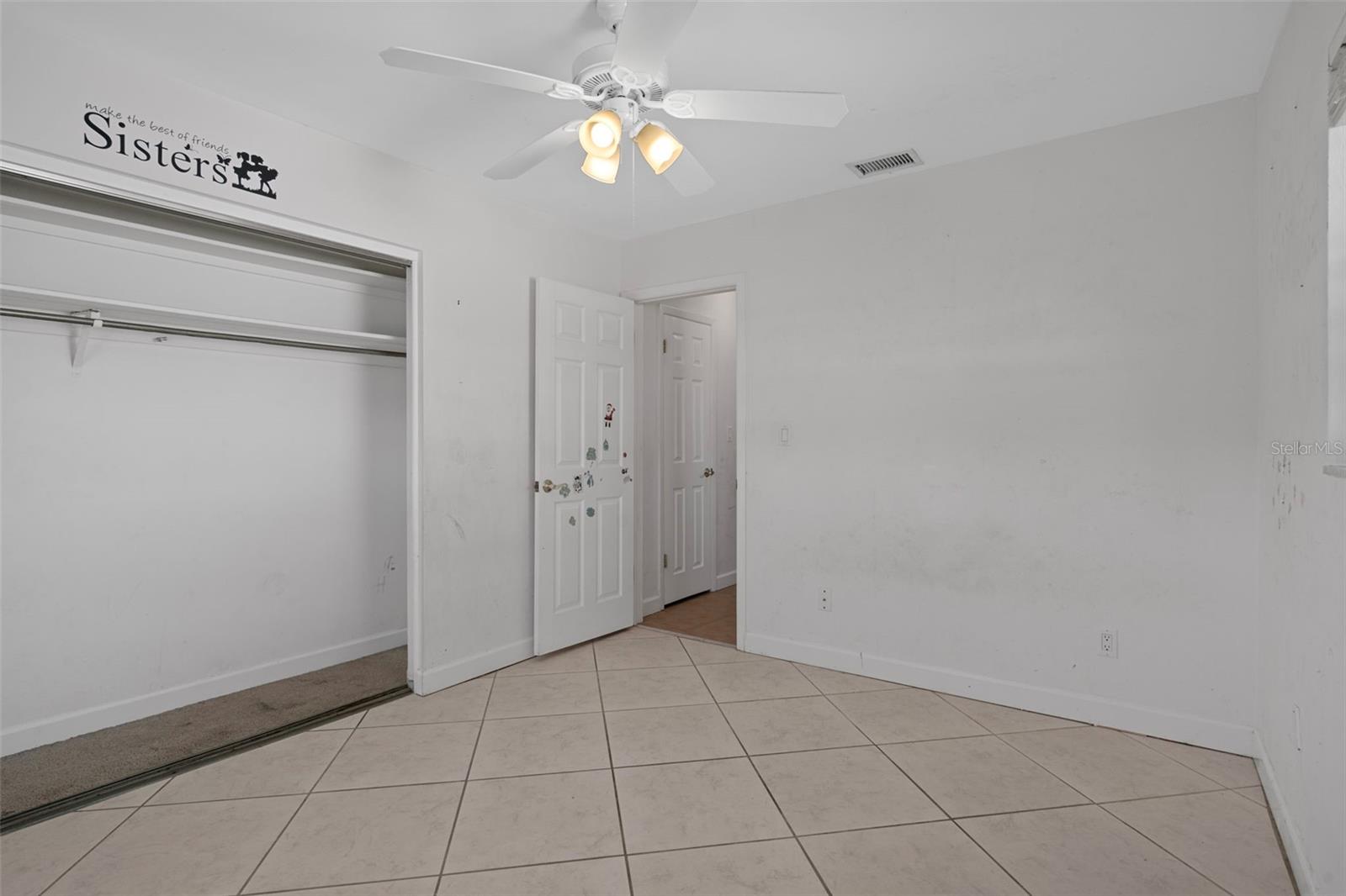 1563 EDEN ISLE BLVD NE, ST PETERSBURG, FL, 33704