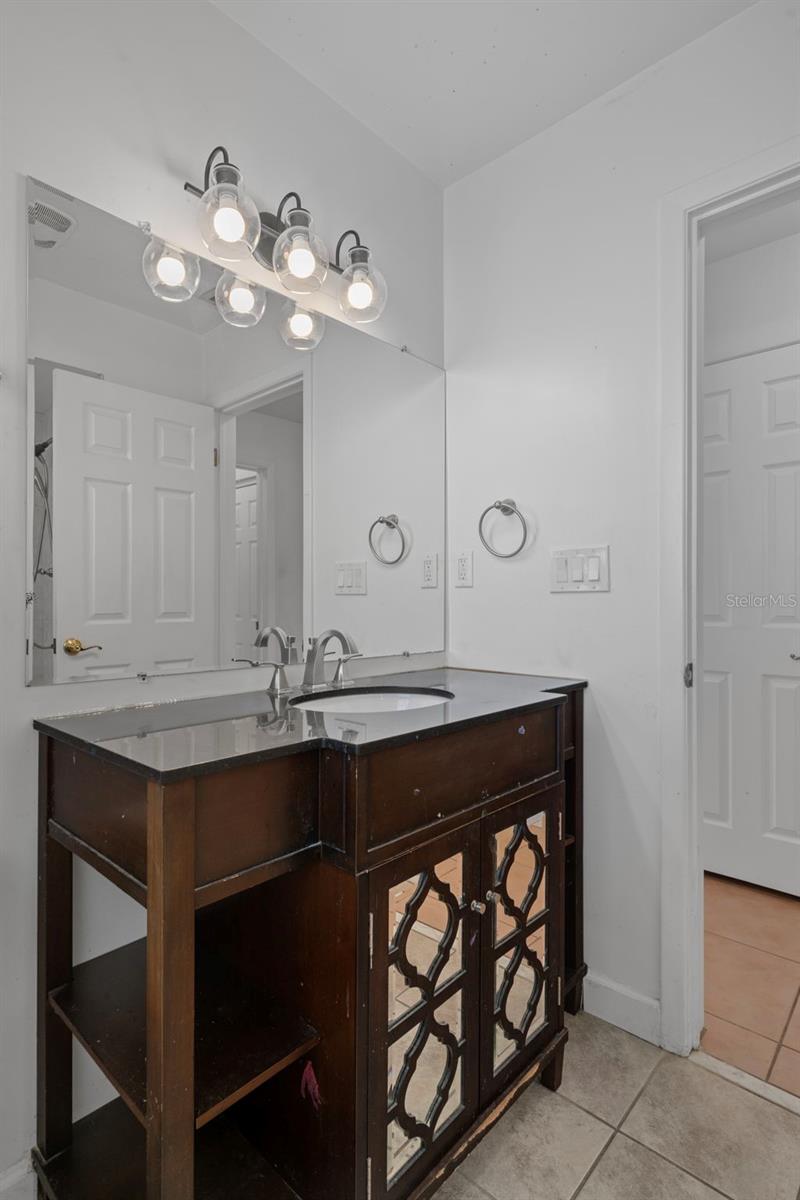 1563 EDEN ISLE BLVD NE, ST PETERSBURG, FL, 33704