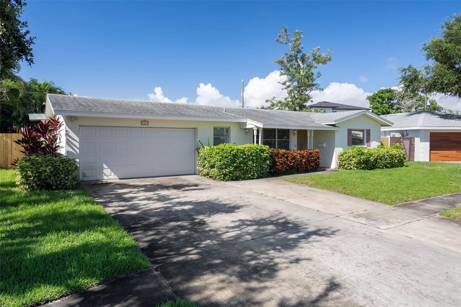 1563 EDEN ISLE BLVD NE, ST PETERSBURG, FL, 33704