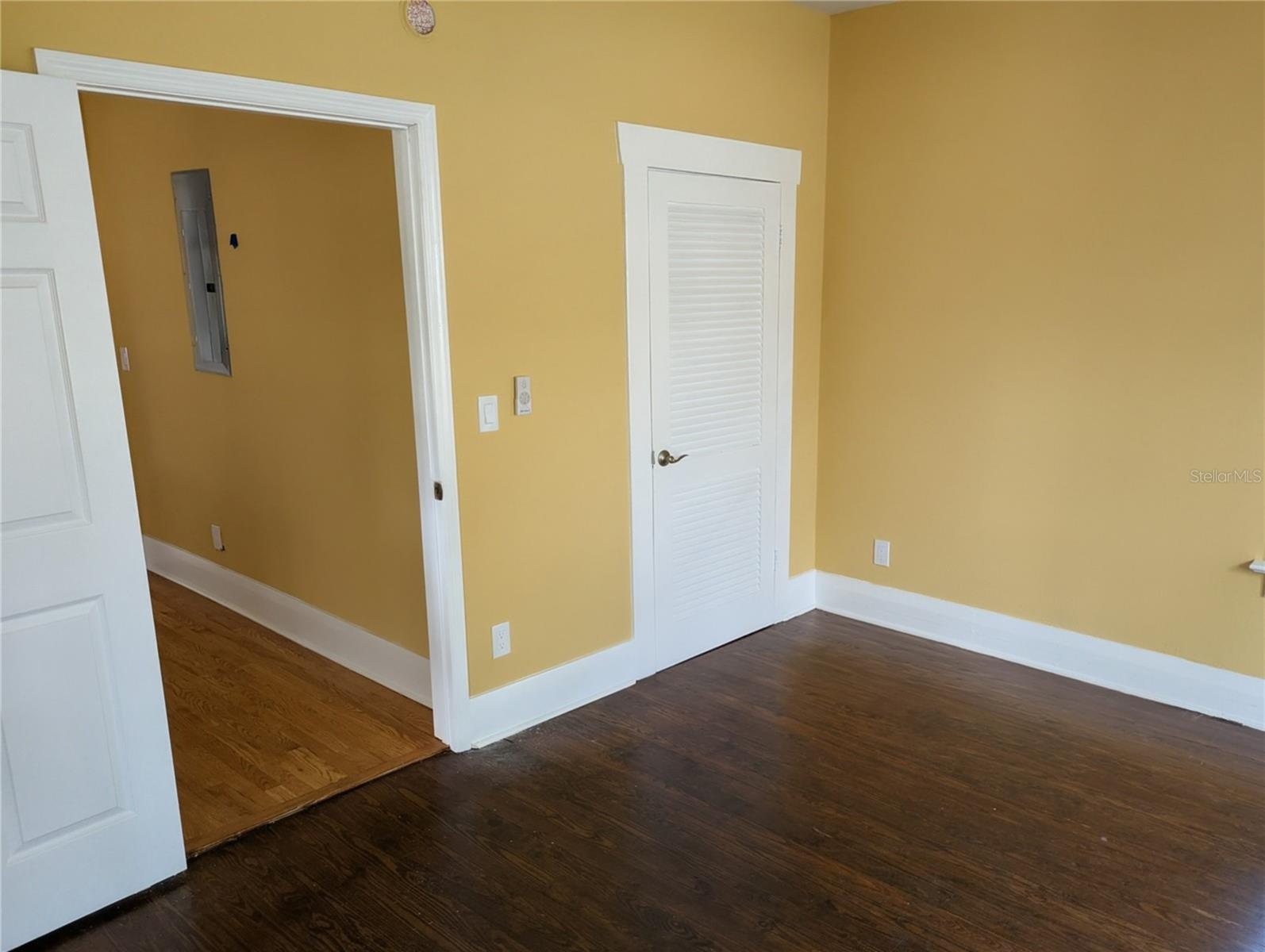 1014 E LAKE AVE, TAMPA, FL, 33605