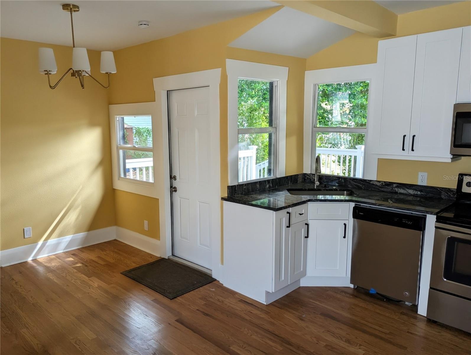 1014 E LAKE AVE, TAMPA, FL, 33605