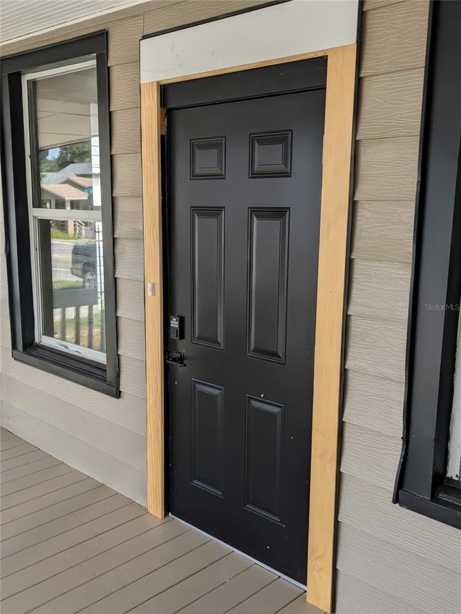 1014 E LAKE AVE, TAMPA, FL, 33605