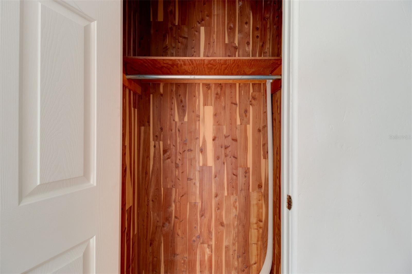 738 N SANS SOUCI AVE, DELAND, FL, 32720