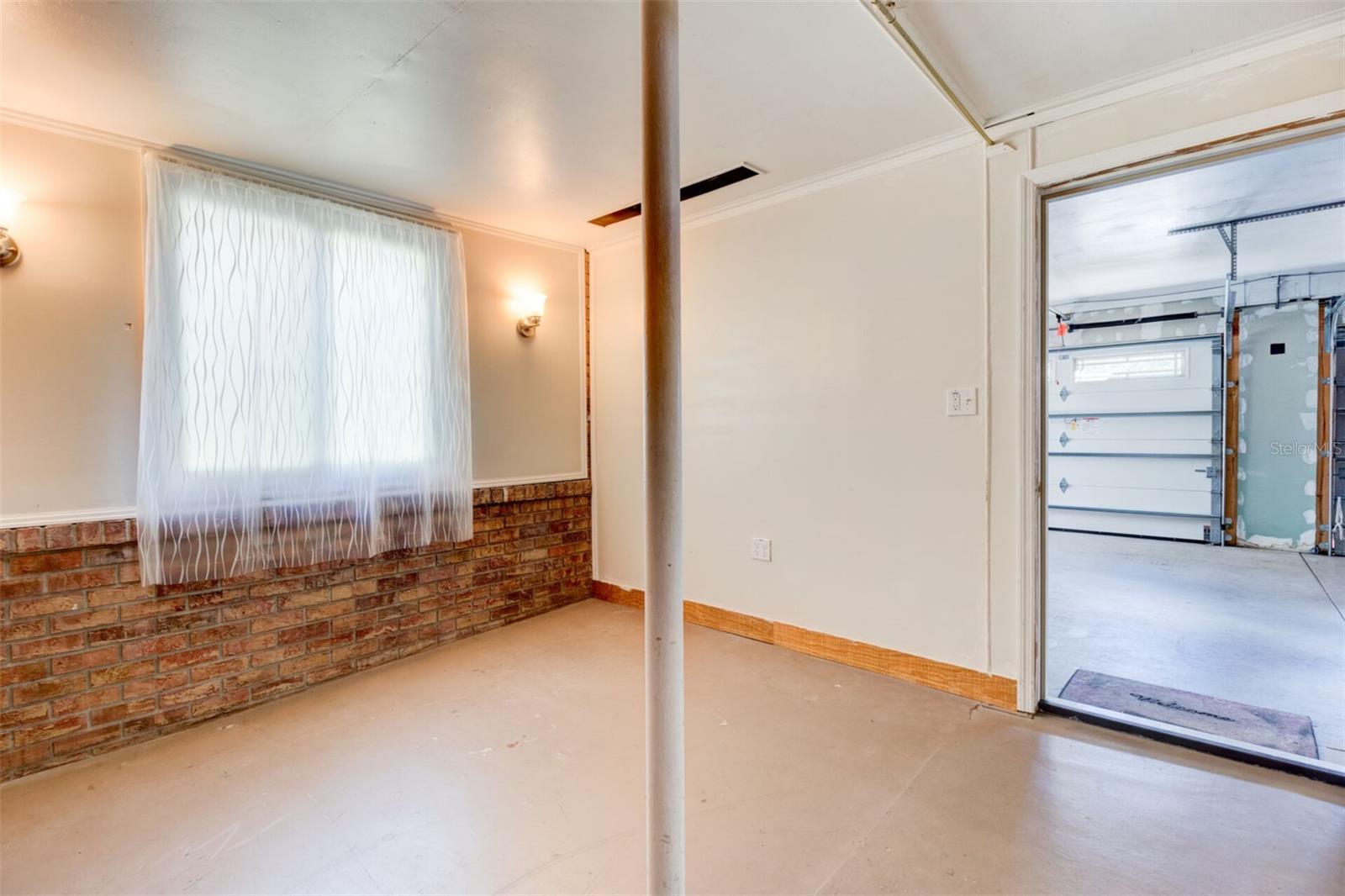 738 N SANS SOUCI AVE, DELAND, FL, 32720